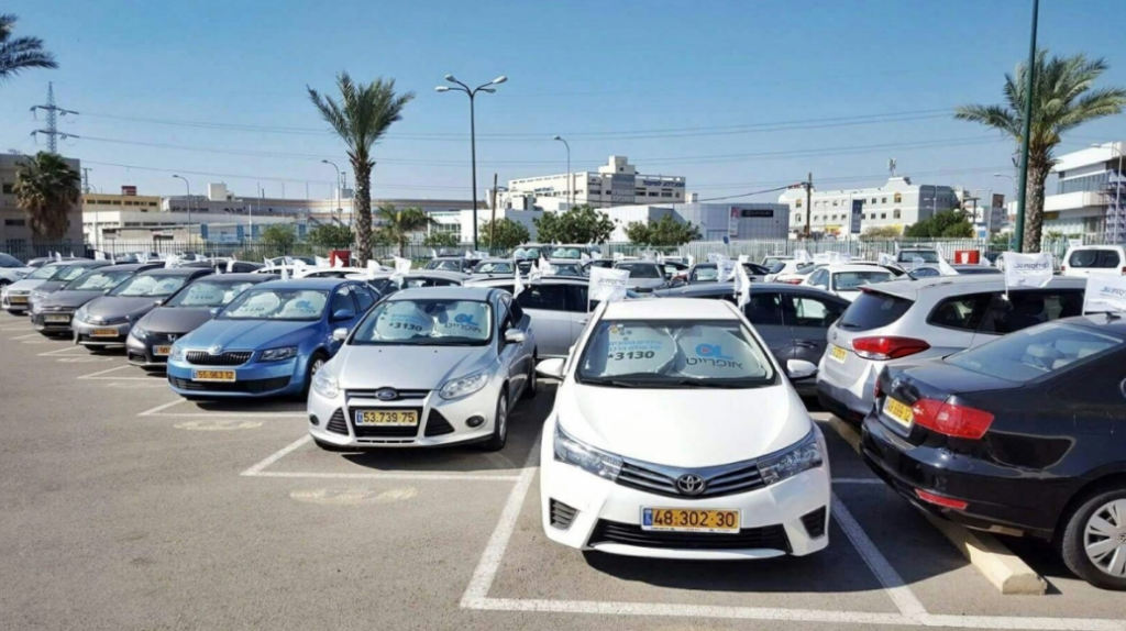 מגרש מכוניות